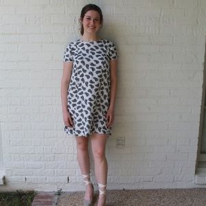 Black and White Leaf Print Shift Dress